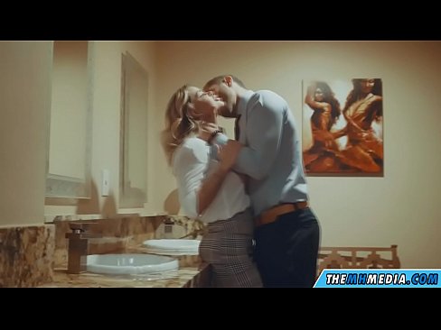 ❤️ 當一個豐滿的金發女郎在公共廁所引誘你時 ️❌ 美麗的色情 在我們這裡 zh-tw.dewporn.ru ❌❤